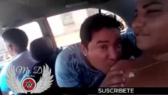 Jouer Une aventure sauvage : mon demi-frère et ses amis me transforment en pute publique dans la voiture, suçant mes gros seins et me baisant pendant que tout le monde regarde