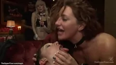 Abspielen Heiße Schlampen mit perfekten Ärschen werden in einer wilden Hardcore-Partyorgie hart gefickt und facialisiert