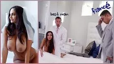 Reproducir La chica del día de la boda folla con quien golpea a la morena
