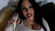 Reproduzir A mulher madura de seios grandes tem bucetinha pequena e provoca orgasmos