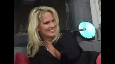 Afspelen De sexy kok neukt als een gek zoals ze wil
