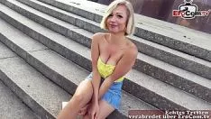 Reproduzir Jovem estudante loira faz sexo no metrô por dinheiro