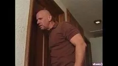 Redare Sex anal cu chelu si nevasta lui buna de pula potrivita pentru pula lui