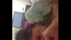 تشغيل الغش جبهة تحرير مورو الإسلامية تمتص الديك قبل أن يأتي صديقها إلى المنزل - هواة اللسان الإباحية