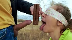 Reproducir ¡Sesión de mamada al aire libre con la linda MILF XSanyAny en el bosque!