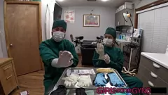 Abspielen Doktor Aria Nicole und Doktor Tampa werden bei GirlsGoneGyno pervers mit Latex und Spekulum